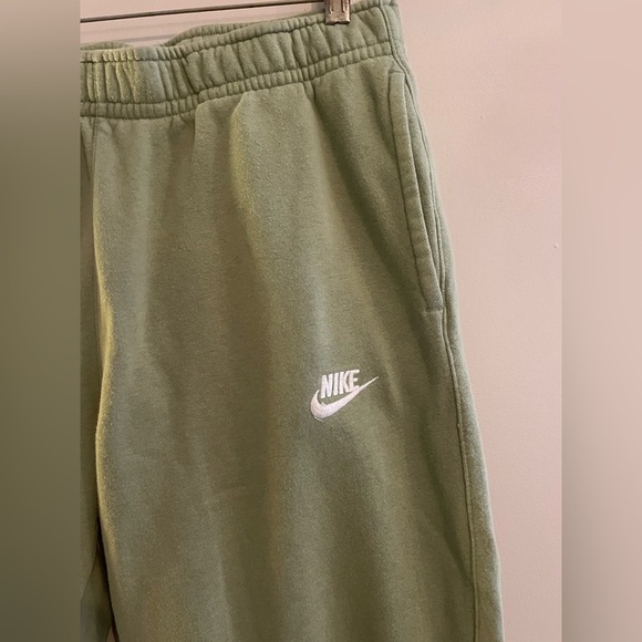 Nike Green Jogger Sweatpants - Picture 2 of 4
